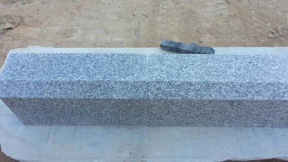 Đá nóng và rẻ nhất Granite Kerbstone